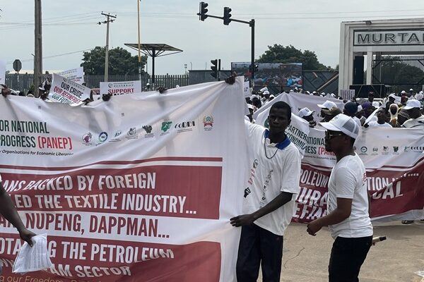 Protesters shut down Kaduna in favour of Dangote refinery
