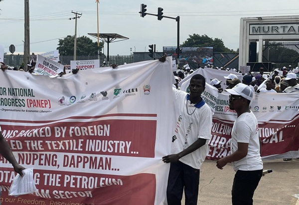 Protesters shut down Kaduna in favour of Dangote refinery Protesters shut down Kaduna in favour of Dangote refinery